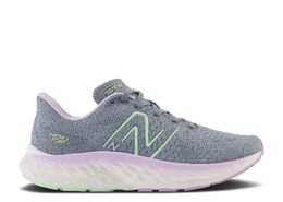 New Balance: Серые кроссовки  Fresh Foam