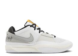 Nike: Светлые кроссовки 