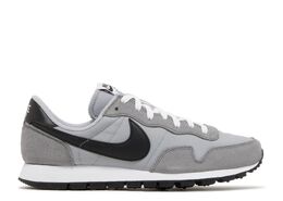 Nike: Серые кроссовки  Air Pegasus 83