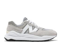 New Balance: Серые кроссовки  57/40