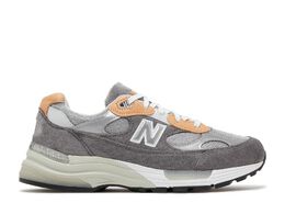 New Balance: Серые кроссовки  992