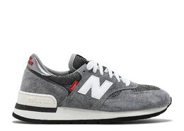 New Balance: Серые кроссовки 