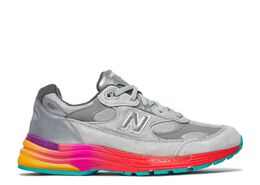 New Balance: Серые кроссовки 992