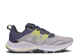 New Balance: Серые кроссовки 
