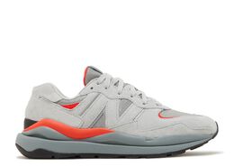 New Balance: Серые кроссовки  57/40