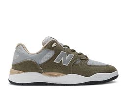 New Balance: Зелёные кроссовки  1010