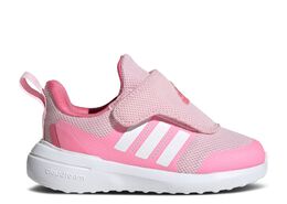 Adidas: Обувь 