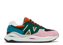 New Balance: Розовые кроссовки  57/40
