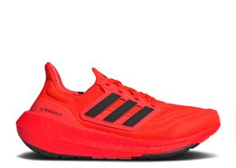 Adidas: Светлые кроссовки  UltraBoost