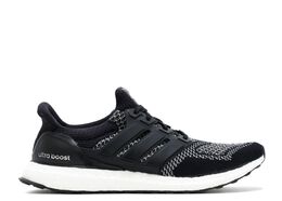 Adidas: Светоотражающие кроссовки  UltraBoost