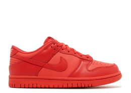 Nike: Красные кроссовки  Dunk Low