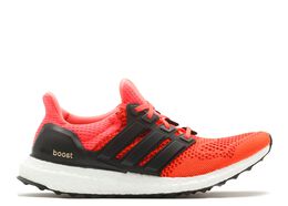 Adidas: Красные кроссовки  UltraBoost