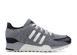 Adidas: Серые кроссовки  Equipment