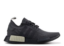Adidas: Чёрные кроссовки  NMD_R1 Primeknit
