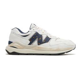 New Balance: Белые кроссовки  57/40