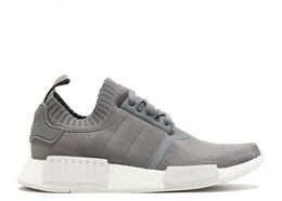 Adidas: Серые кроссовки  NMD_R1 Primeknit