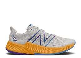 New Balance: Белые кроссовки  FuelCell