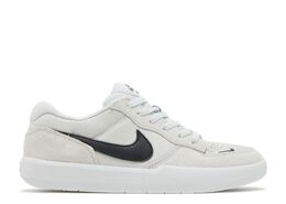 Nike: Белые кроссовки 