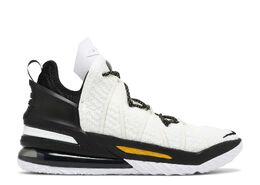 Nike: Белые кроссовки  Lebron 18