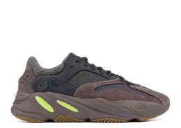 Adidas: Коричневые кроссовки  Yeezy Boost 700