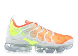 Nike: Серые кроссовки  Air Vapormax Plus