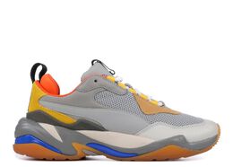 PUMA: Серые кроссовки  Thunder Spectra