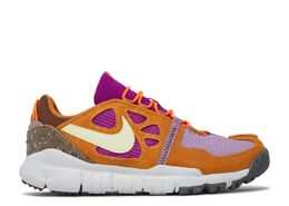 Nike: Коричневые кроссовки 