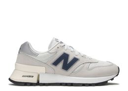 New Balance: Белые кроссовки  1300