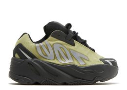 Adidas: Обувь  Yeezy Boost 700 MNVN