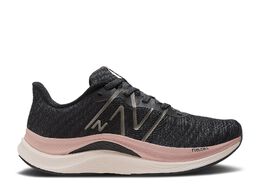 New Balance: Чёрные кроссовки  FuelCell