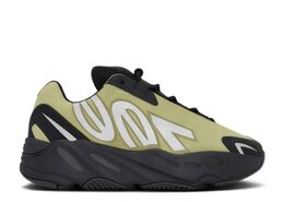 Adidas: Зелёные кроссовки  Yeezy Boost 700 MNVN