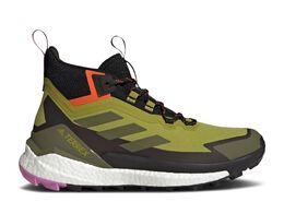 Adidas: Зелёные кроссовки  Terrex Free Hiker