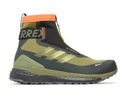 Adidas: Оранжевые кроссовки  Terrex Free Hiker