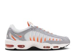 Nike: Белые кроссовки  Air Max Tailwind 4