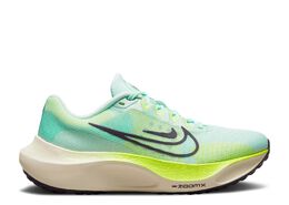 Nike: Зелёные кроссовки  Zoom Fly