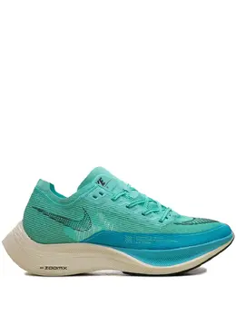Nike: Зелёные кроссовки 