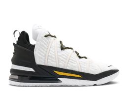 Nike: Белые кроссовки  Lebron 18