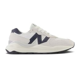 New Balance: Белые кроссовки  57/40
