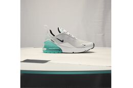 Nike: Белые кроссовки  Air Max 270