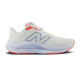 New Balance: Белые кроссовки  FuelCell