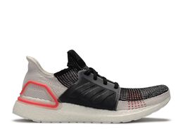 Adidas: Чёрные кроссовки  UltraBoost 19