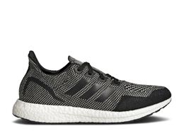 Adidas: Чёрные кроссовки  UltraBoost