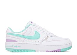Nike: Белые кроссовки 