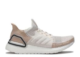 Adidas: Прозрачные кроссовки  UltraBoost 19