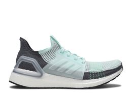 Adidas: Зелёные кроссовки  UltraBoost 19