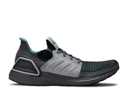 Adidas: Чёрные кроссовки  UltraBoost 19