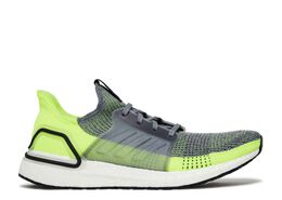 Adidas: Жёлтые кроссовки  UltraBoost 19