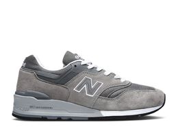 New Balance: Серые кроссовки 