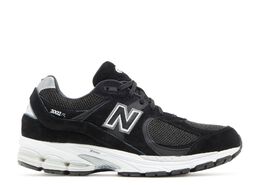 New Balance: Чёрные кроссовки  2002R