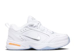 Nike: Белые кроссовки  Air Monarch IV